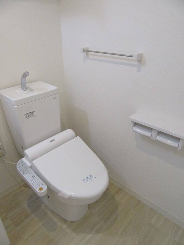 トイレ　☆温水洗浄便座☆