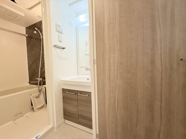 洗面設備　同一タイプです。