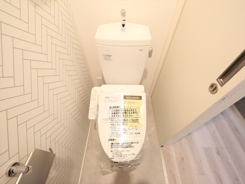 トイレ　温水洗浄暖房便座付トイレ