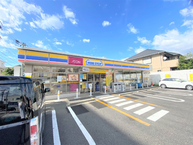 コンビニ　ミニストップ名古屋山花町店（コンビニ）まで590m