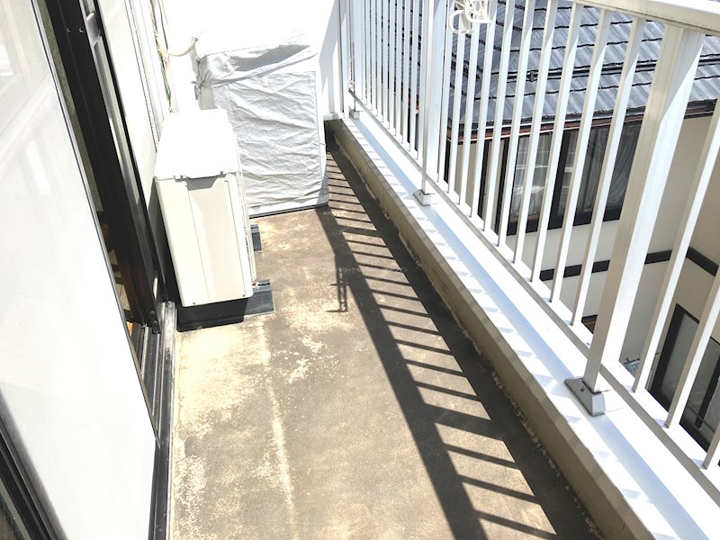 バルコニー　※写真は別号室です。