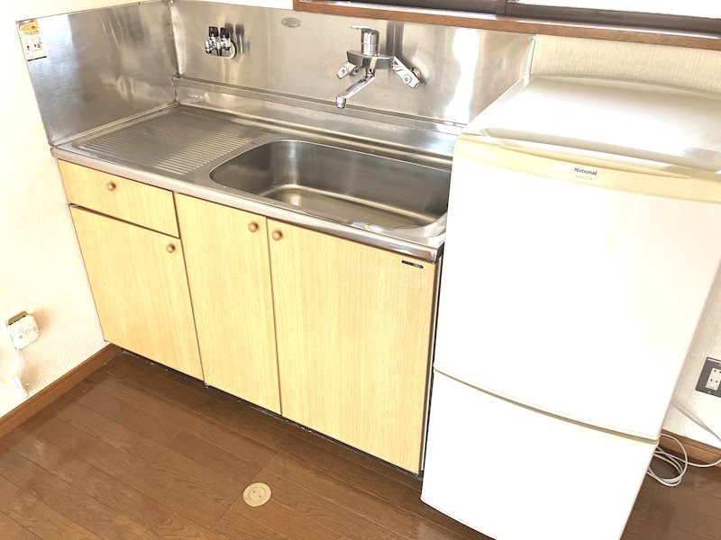 キッチン　※写真は別号室です。