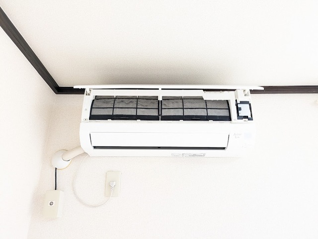 その他設備　エアコン♪（清掃前です）
