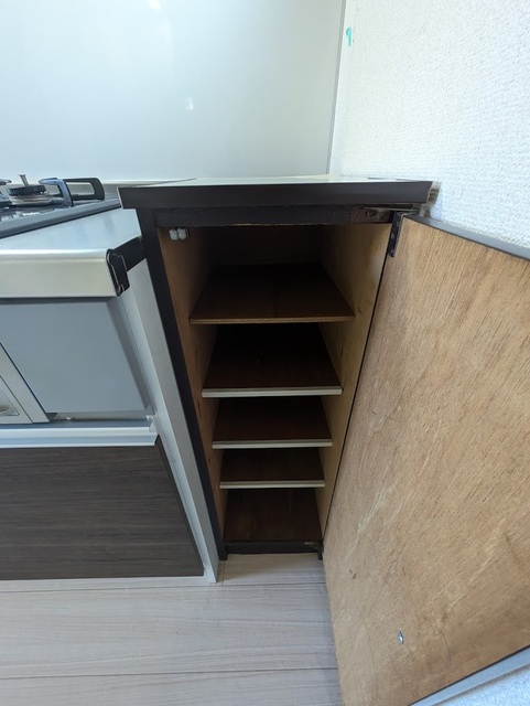 玄関　シューズボックス♪（清掃前です）