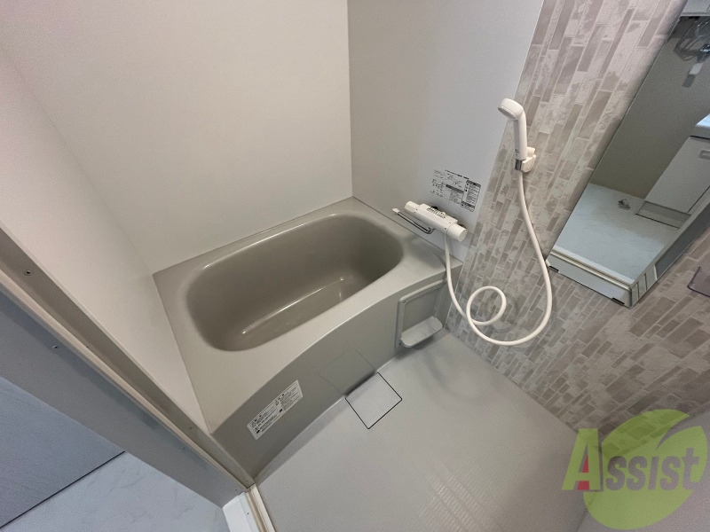 バス・シャワールーム　お風呂になります。一日の疲れを癒してくださいね。