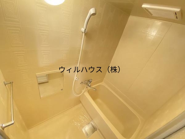 バス・シャワールーム　キレイにリフォームされています！