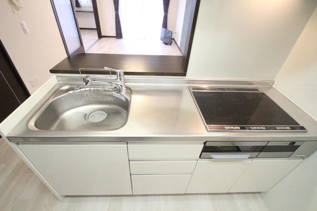 キッチン　家主から頂戴した写真です。（退去予定者入居前写真）