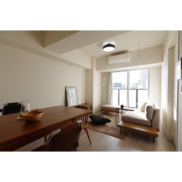 居室・リビング　※家具・家電の備え付けはありません