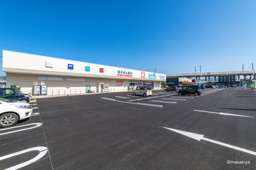 ドラックストア　ウエルシアIKONE City長野稲田店（ドラッグストア）まで375m