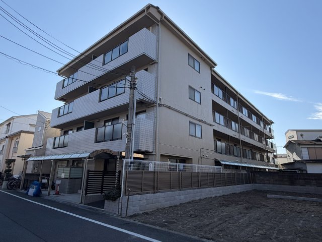 建物外観　落ち着いた雰囲気の外観です