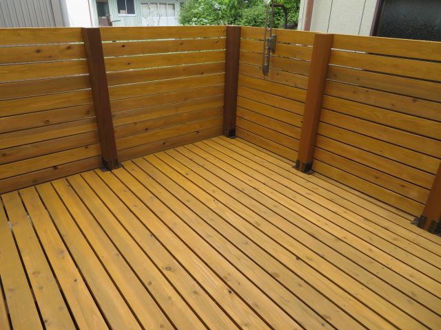 バルコニー　ウッドデッキ