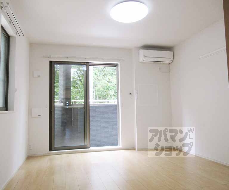 居室・リビング　明るいお部屋です