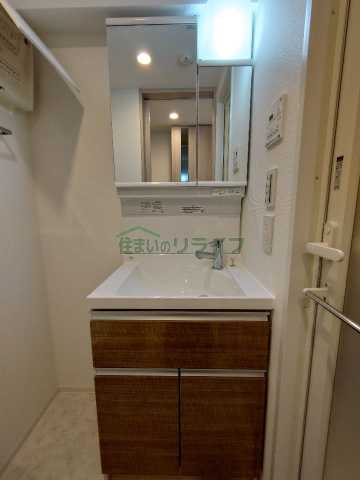 洗面設備　※参考写真　当該建物の503号室からの写真となります。