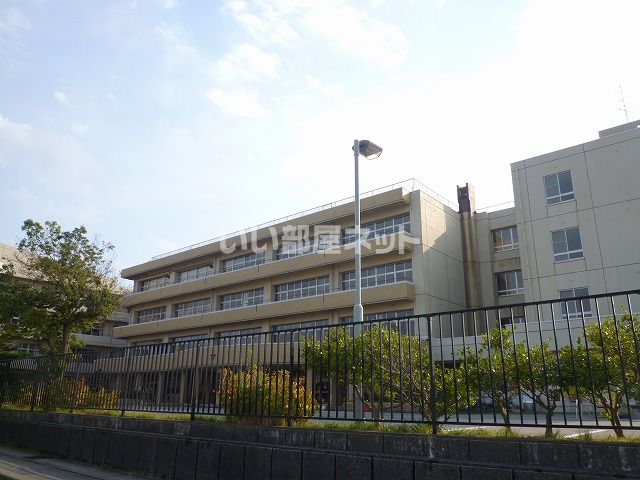 中学校　森本中学校（中学校）まで826m