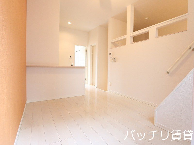 居室・リビング　別号室タイプの為、現状を優先致します。