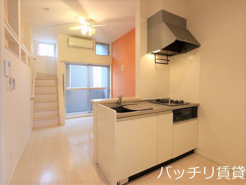 キッチン　別号室タイプの為、現状を優先致します。