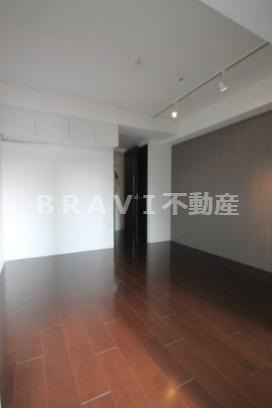 居室・リビング　【SERENiTE本町エコート】ゆったりとした居間です