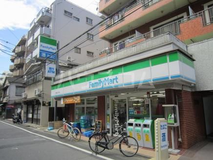コンビニ　ファミリーマート巣鴨三丁目店（コンビニ）まで490m