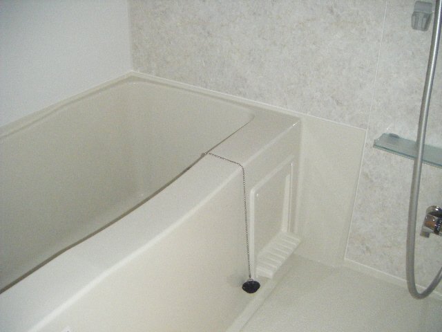 バス・シャワールーム　綺麗な浴室