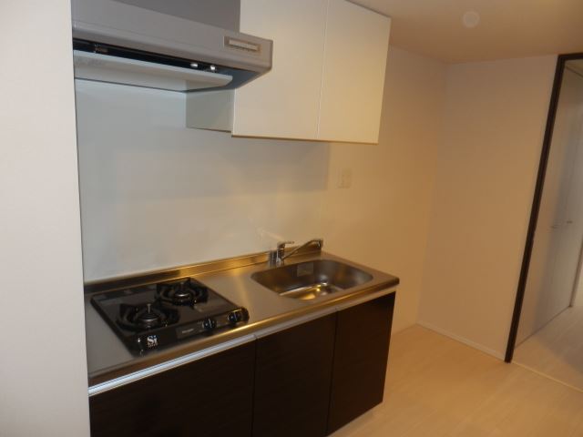 キッチン　２口コンロと広いシンクで料理好きも満足