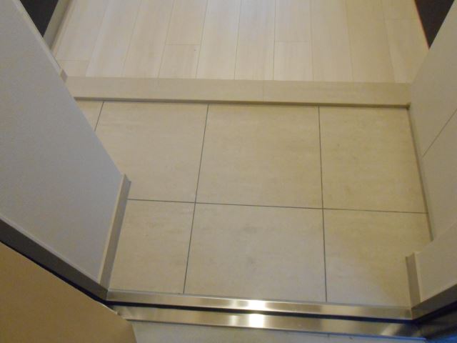 玄関　ピカピカの玄関は気持ちよいですね。