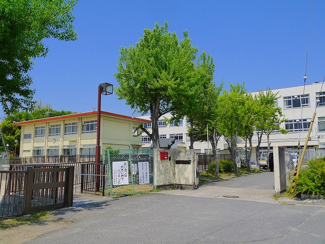 小学校　奈良市立明治小学校（小学校）まで524m
