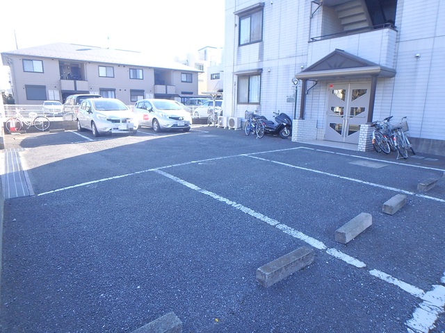 駐車場　敷地内駐車場（空車確認要）