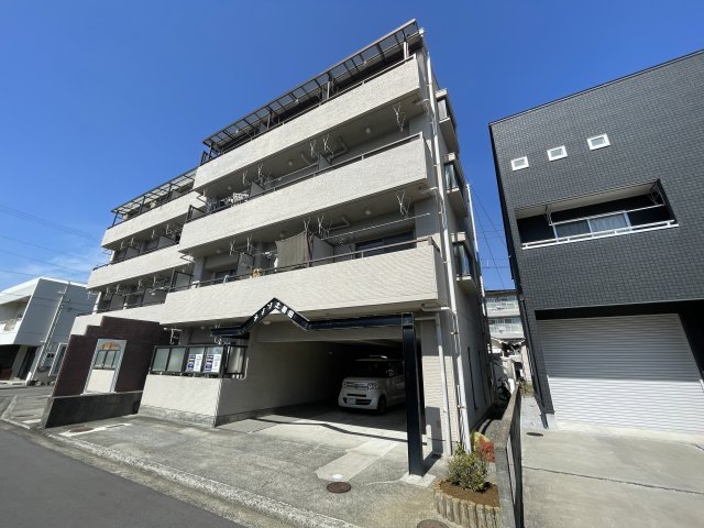 建物外観　完成写真