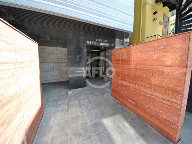 エントランス　エスライズ西本町　エントランス