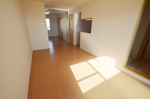 居室・リビング　12.2帖のLDKです♪