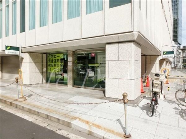 銀行　三井住友銀行大阪中央支店（銀行）まで384m