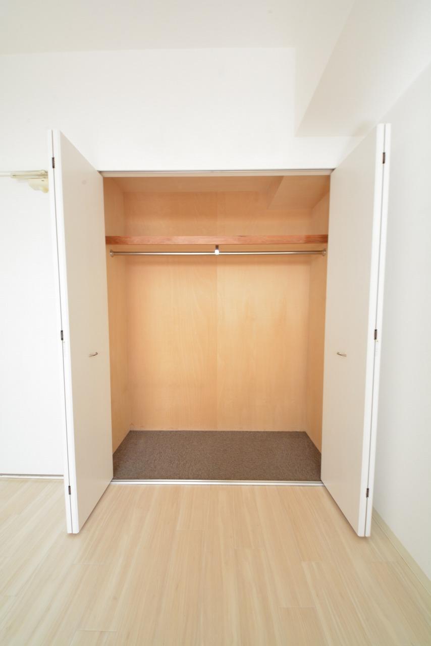 収納　メゾン・ド・ヴィレ大阪城公園前　クローゼット