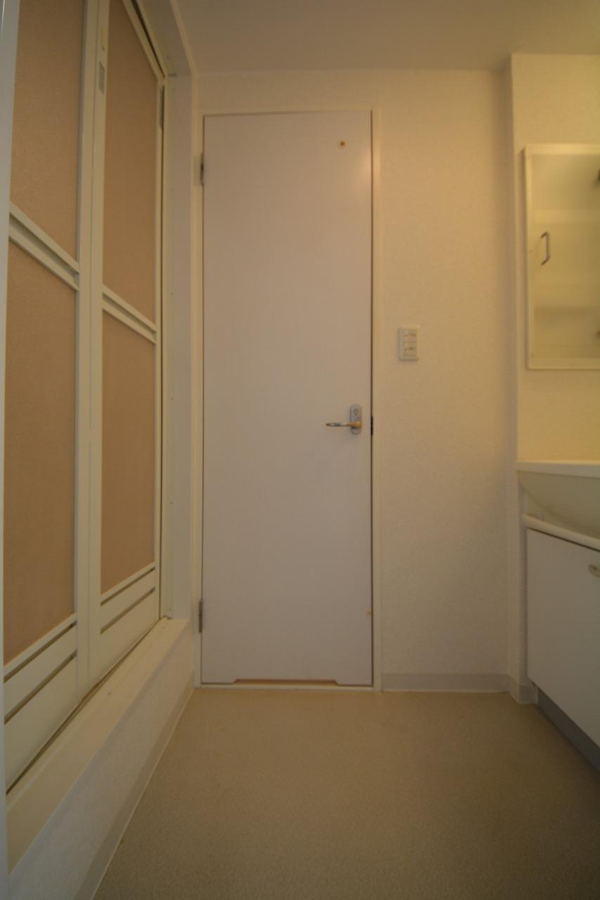 洗面設備　メゾン・ド・ヴィレ大阪城公園前　洗面脱衣所