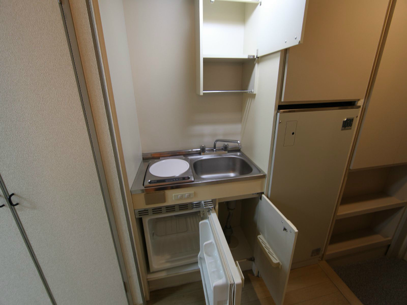 キッチン　キッチン（ＩＨクッキングヒータ付・ミニ冷蔵庫付）