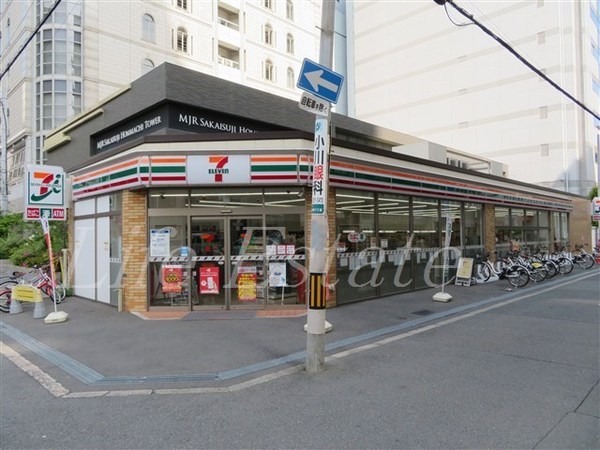 コンビニ　セブン-イレブン 堺筋本町南店（コンビニ）まで204m