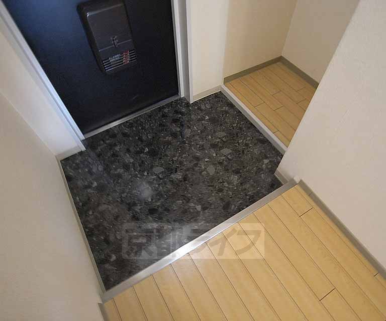 玄関　シューズボックス置場あります