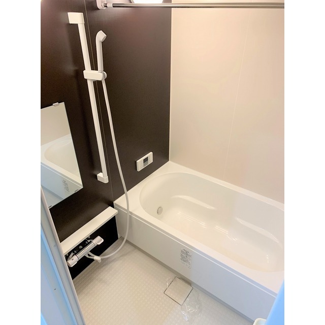 バス・シャワールーム　一坪風呂・浴室乾燥機・追い炊き機能付き!