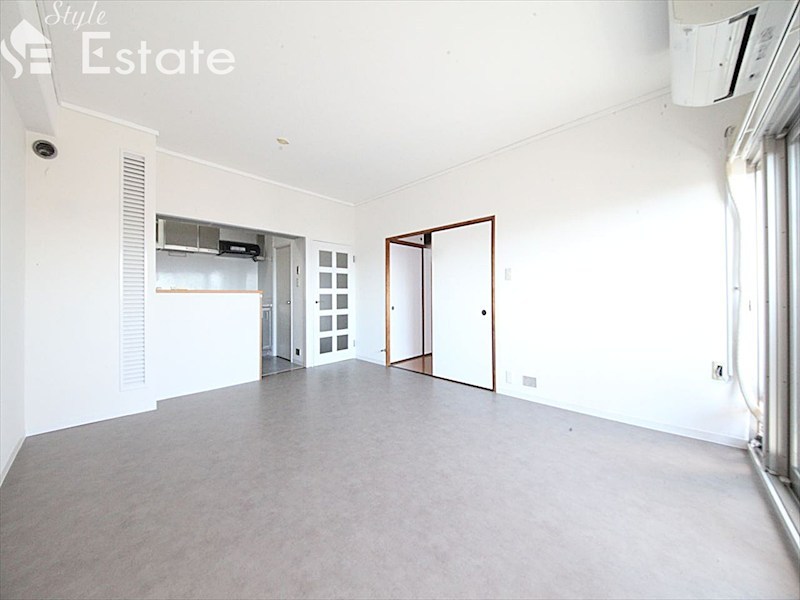 居室・リビング　内装