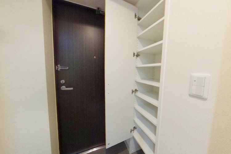 玄関　シューズボックス