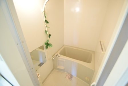 バス・シャワールーム　一日の疲れを癒してください