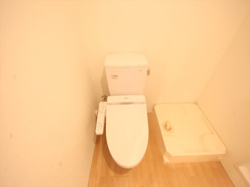 トイレ　温水洗浄暖房便座付トイレ