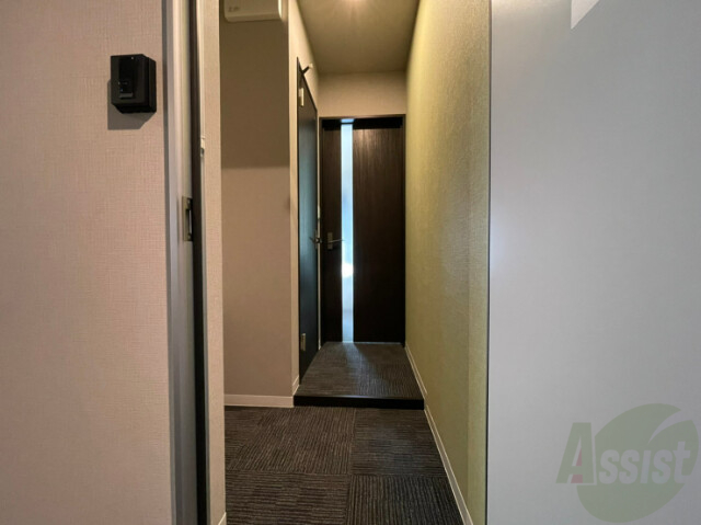 玄関　玄関から撮影してみました。開放感がありますね。