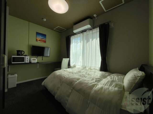 居室・リビング　リビングです。ベッドが最初からついてるのは嬉しいですね。