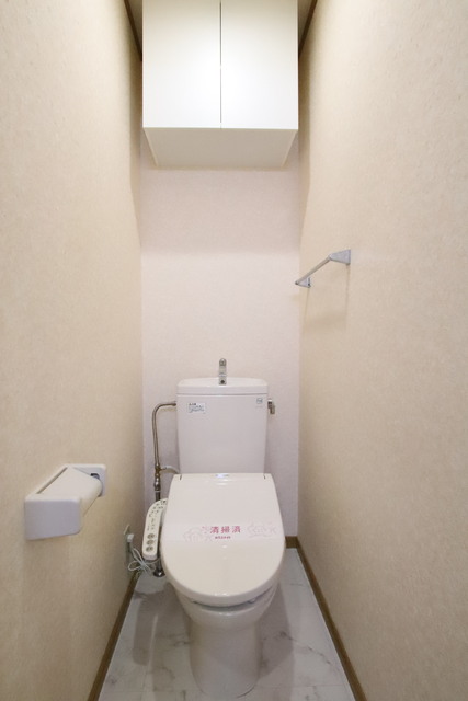 トイレ　温水洗浄便座