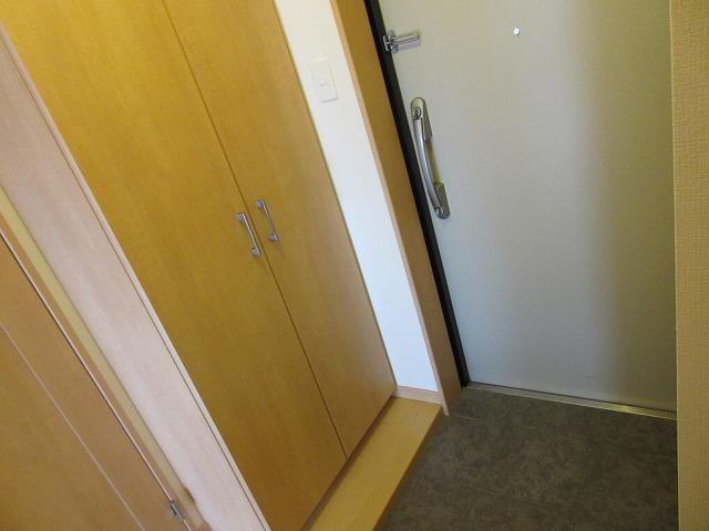 玄関　※参考画像