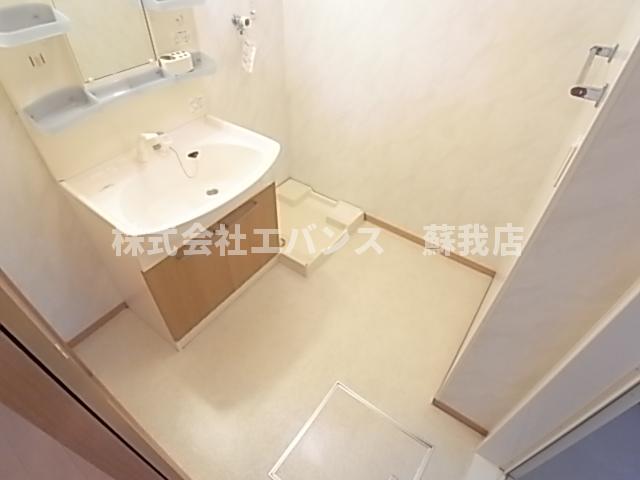 洗面設備　コンパクトで使いやすい洗面所