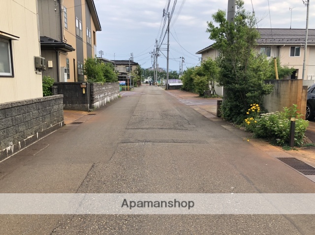 その他　前面道路（その他）まで0m