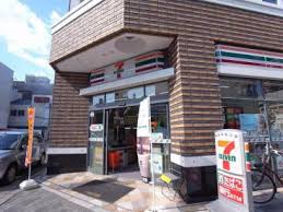 コンビニ　セブンイレブン（コンビニ）まで398m