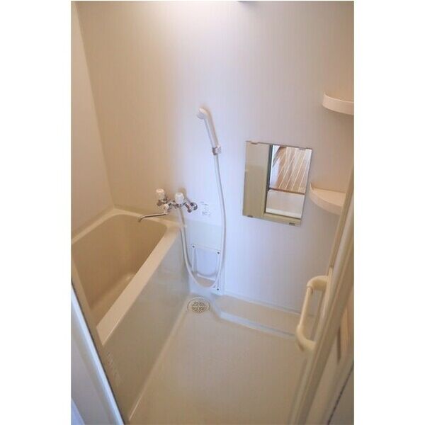 バス・シャワールーム　ゆったり過ごせるお風呂です