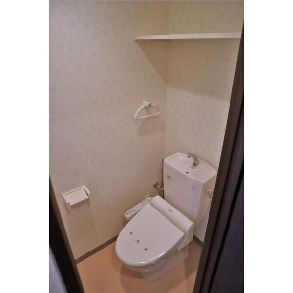 トイレ　ゆったりとした空間のトイレです